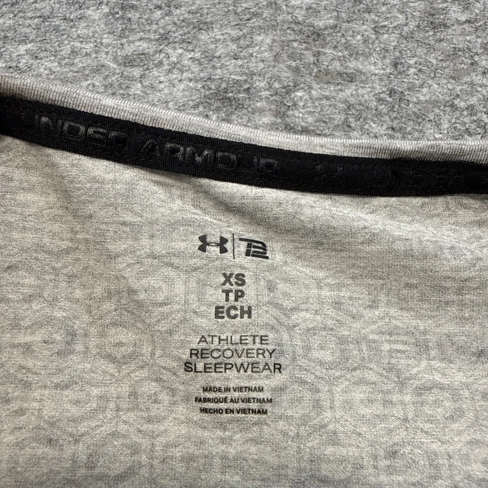Under Armour Athlete Recovery Sleepwear Henley shirt men's XS gray Tom Brady